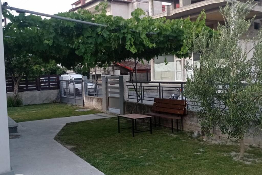 Το Άλλο Σπίτι... Villa Aridaia Bagian luar foto